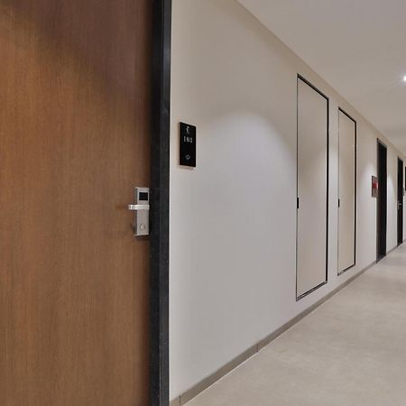 Hotel Elements Сурат Екстериор снимка