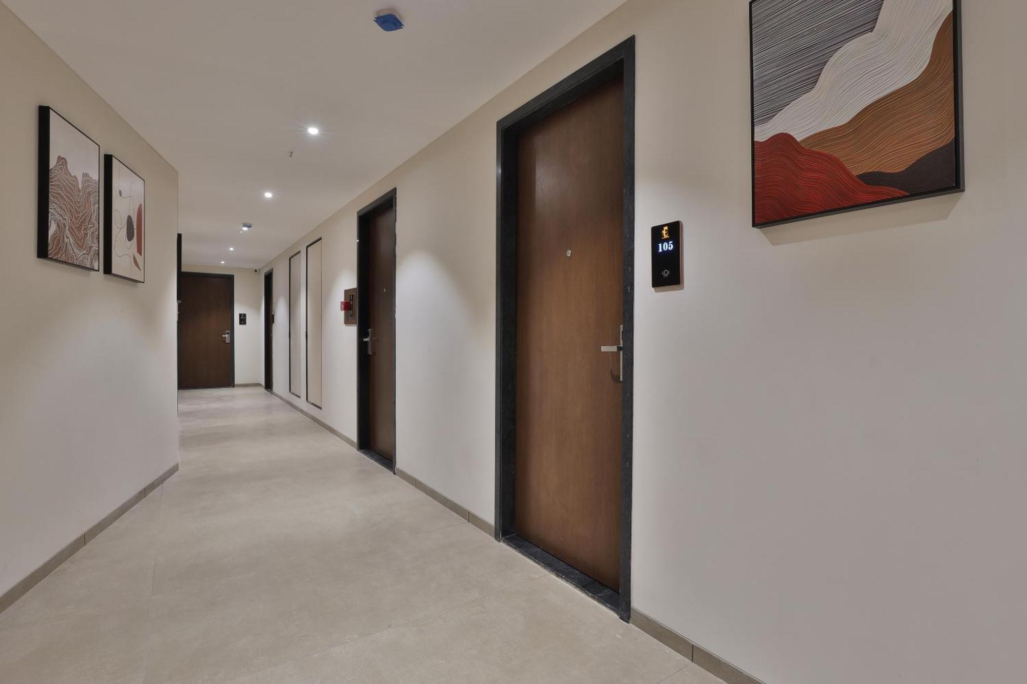 Hotel Elements Сурат Екстериор снимка