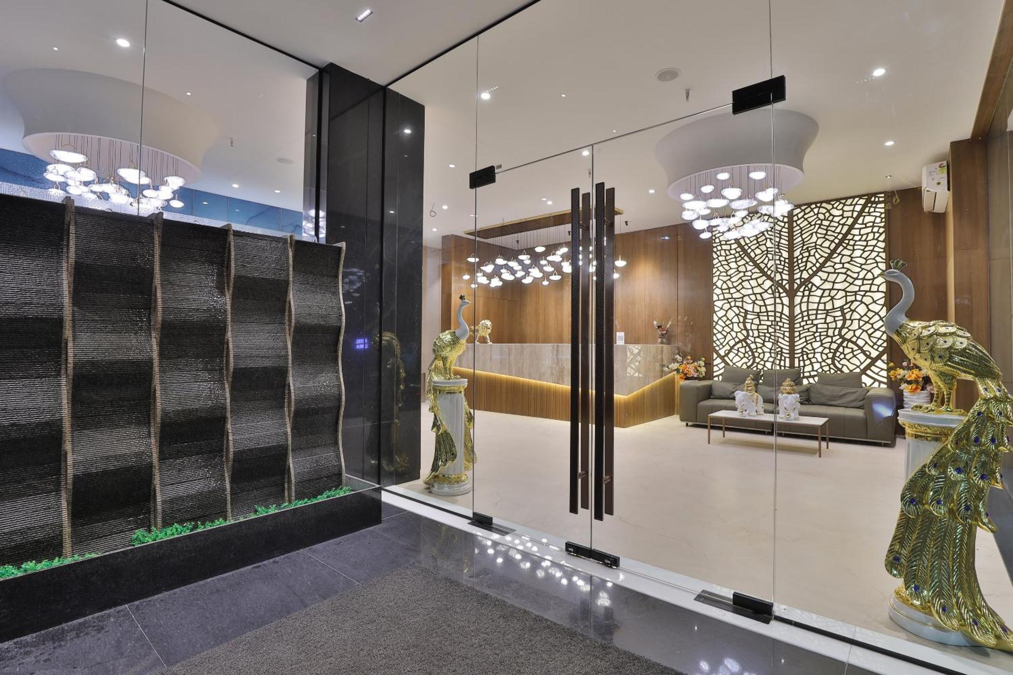 Hotel Elements Сурат Екстериор снимка