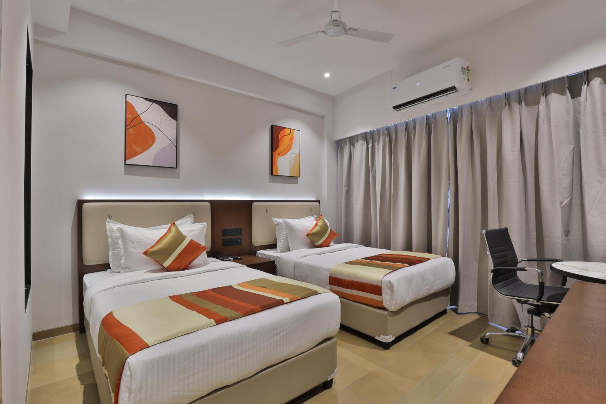 Hotel Elements Сурат Екстериор снимка