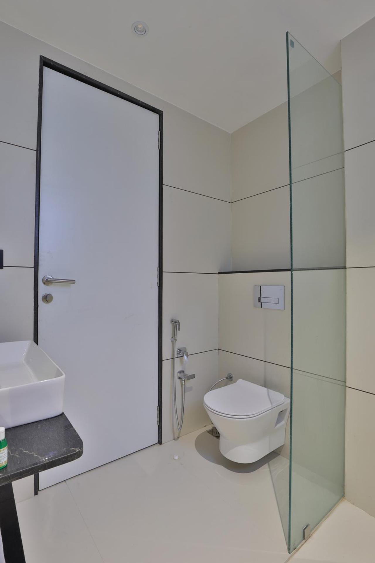 Hotel Elements Сурат Екстериор снимка